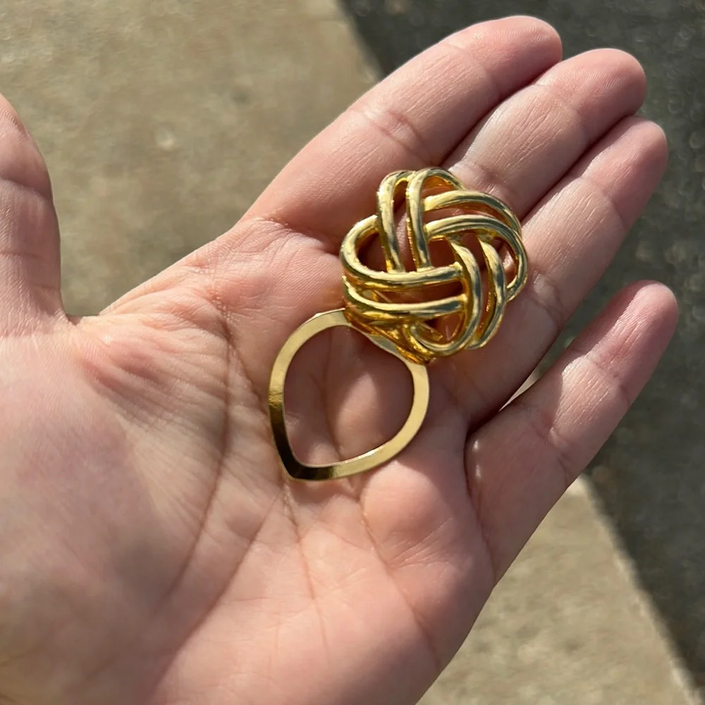 Estate Lieba USA Gold Plated Knot Fur Clip | Sweater/Scarf Clip Brooch GUC